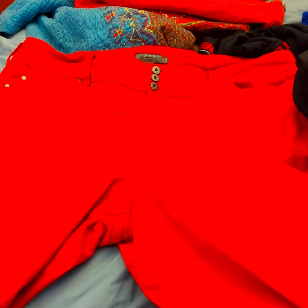 Red cropped jeans